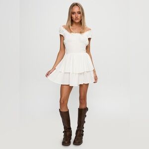 Princess Polly Romper Size 0